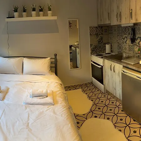 Simple * Thessaloniki