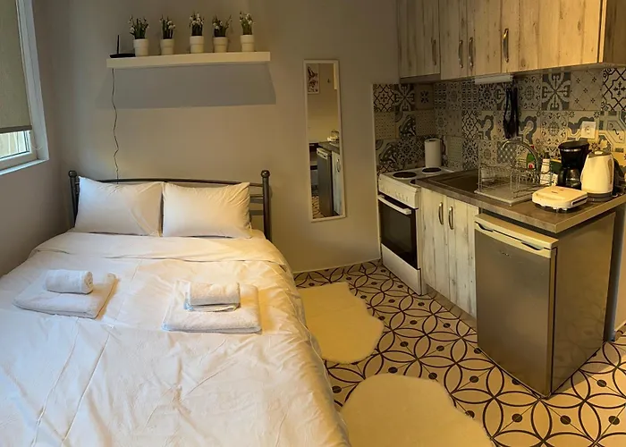 Simple * Thessaloniki